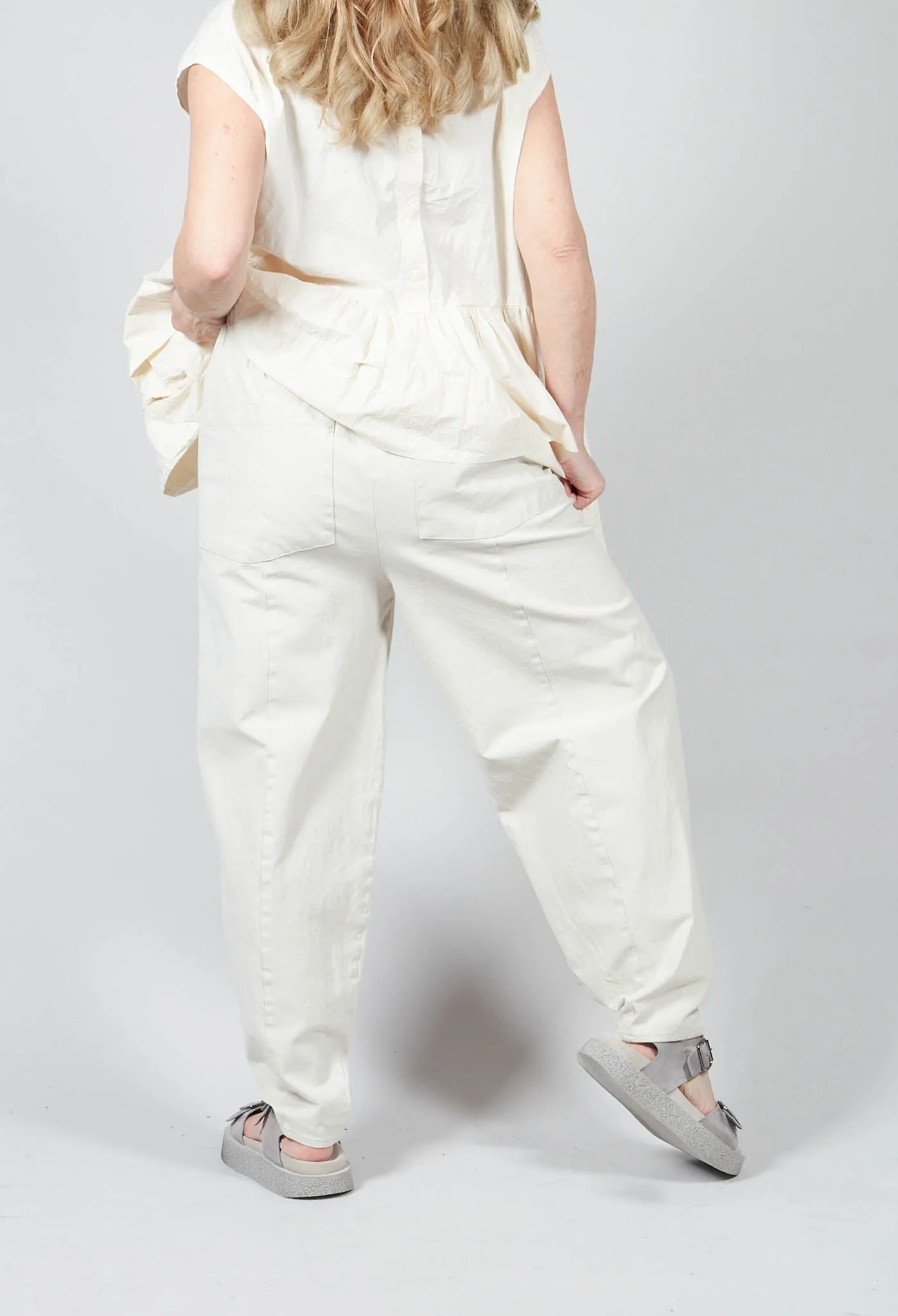 Barest Trousers in Gefuhl Beige