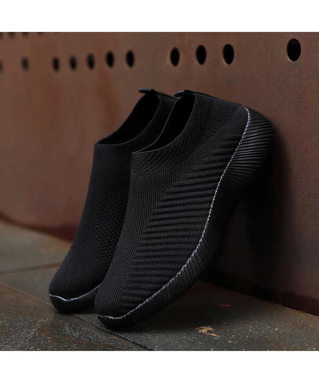 Black texture stripe slip on shoe sneaker