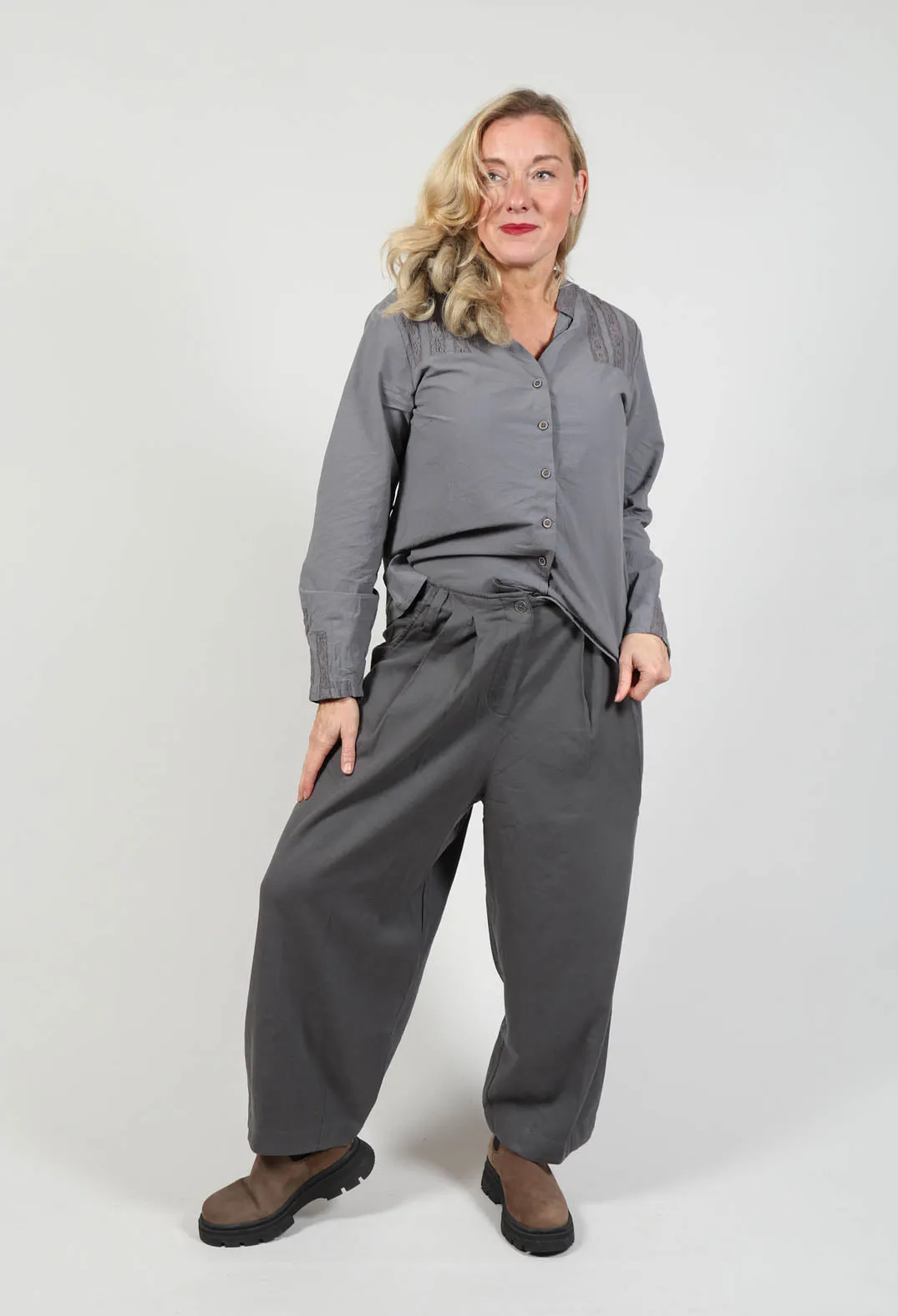 Botvi Twill Trousers in Grey