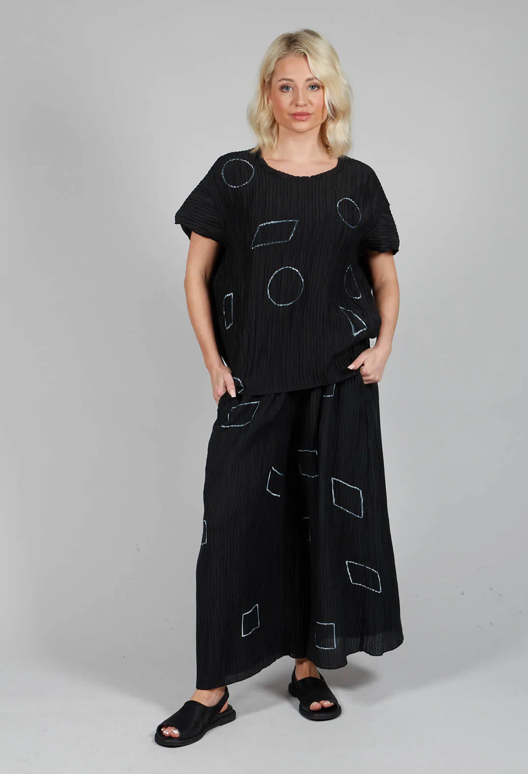 Crinkle Geometric Trousers in Black