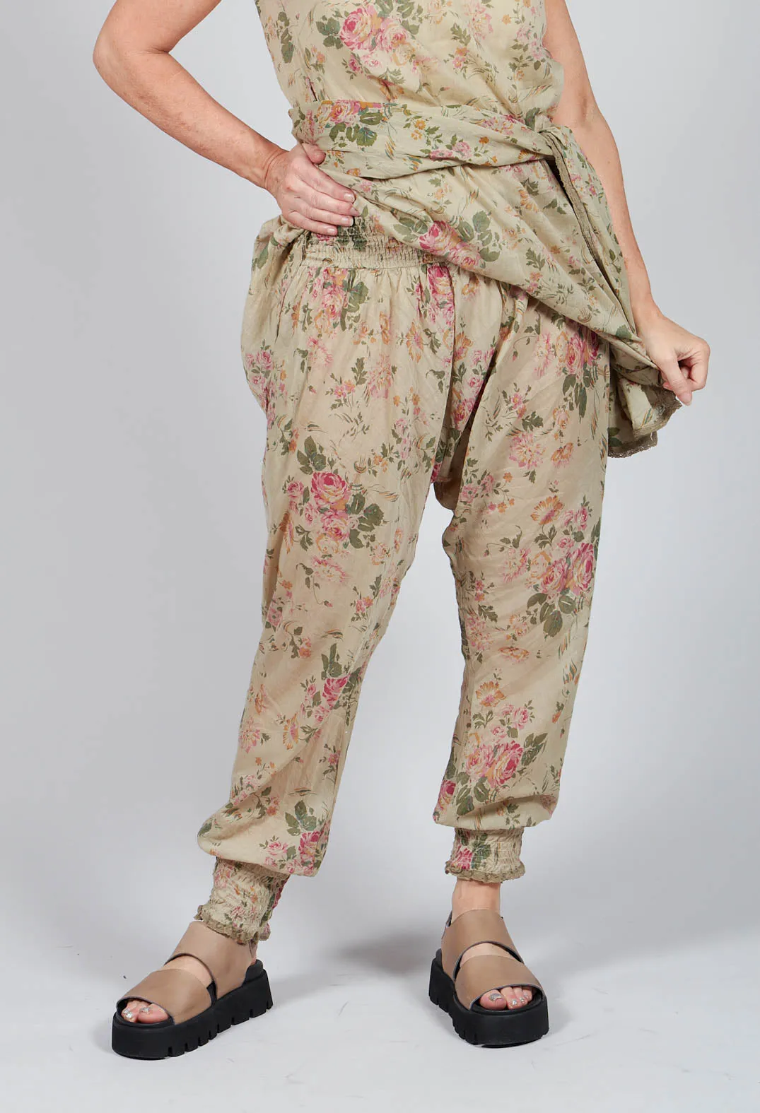 FanFan Trousers in Almond Flowers