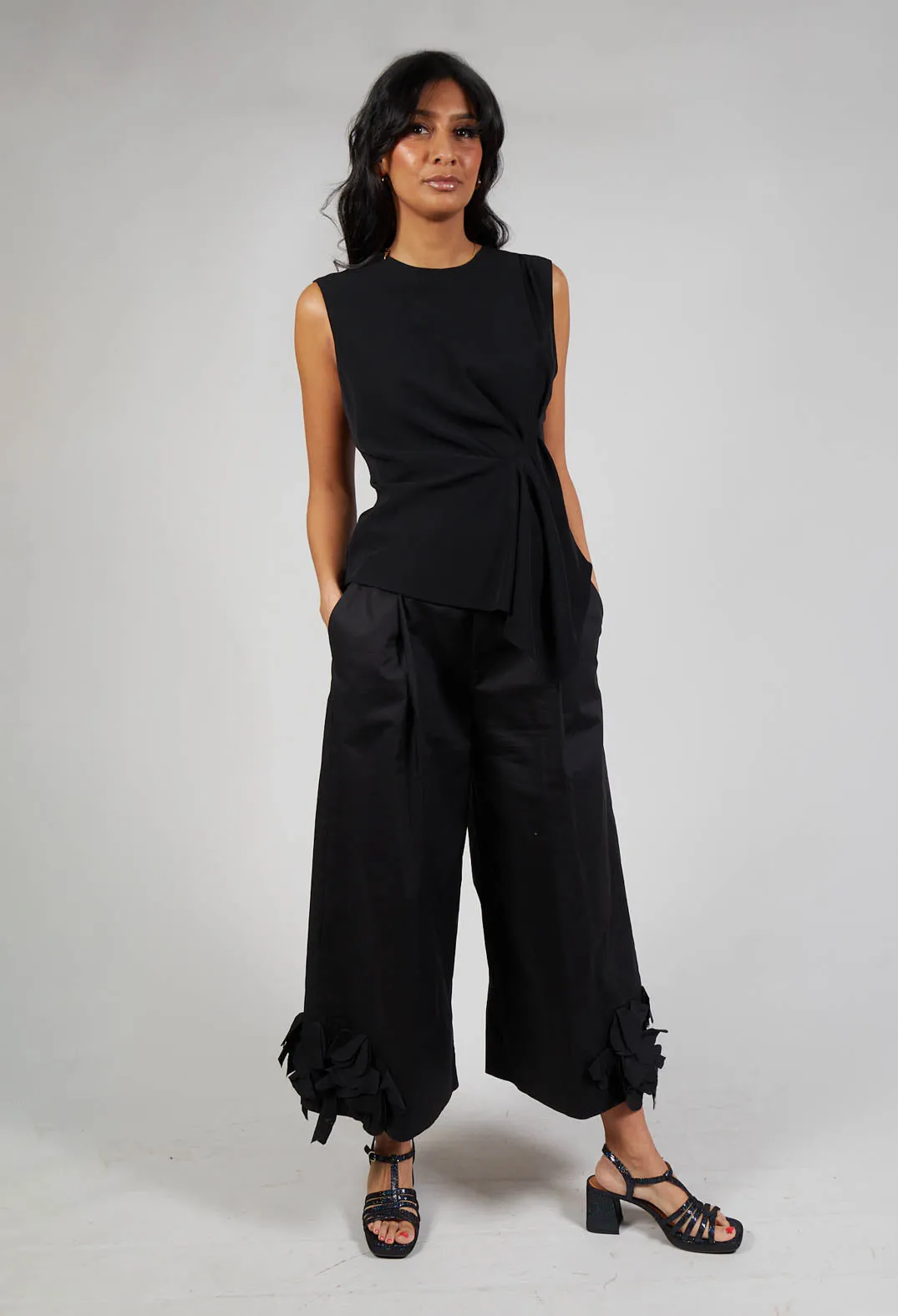 Frill Hemmed Trousers in Black