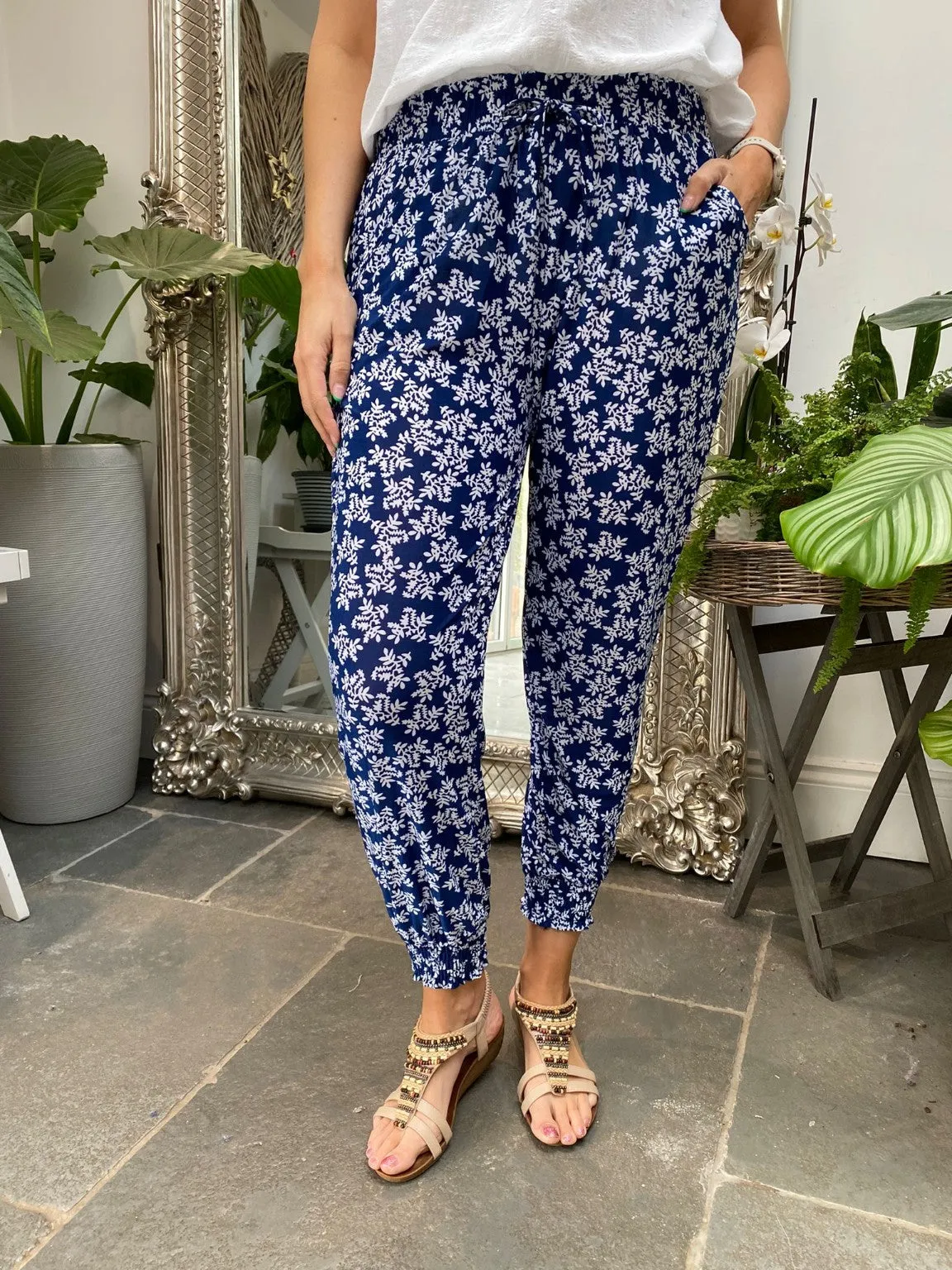 Lightweight Leaf Print Trousers Pia