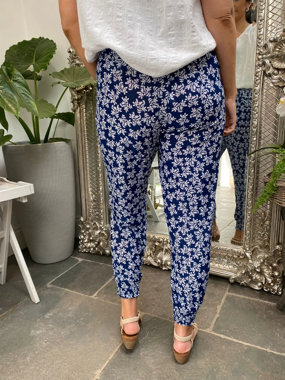 Lightweight Leaf Print Trousers Pia