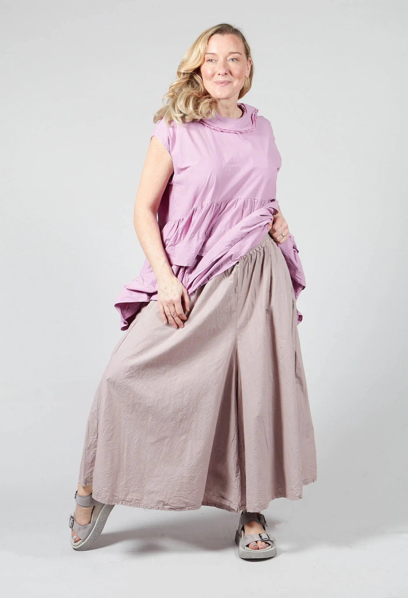 Notkosten Trousers in Myrrrhe Purple