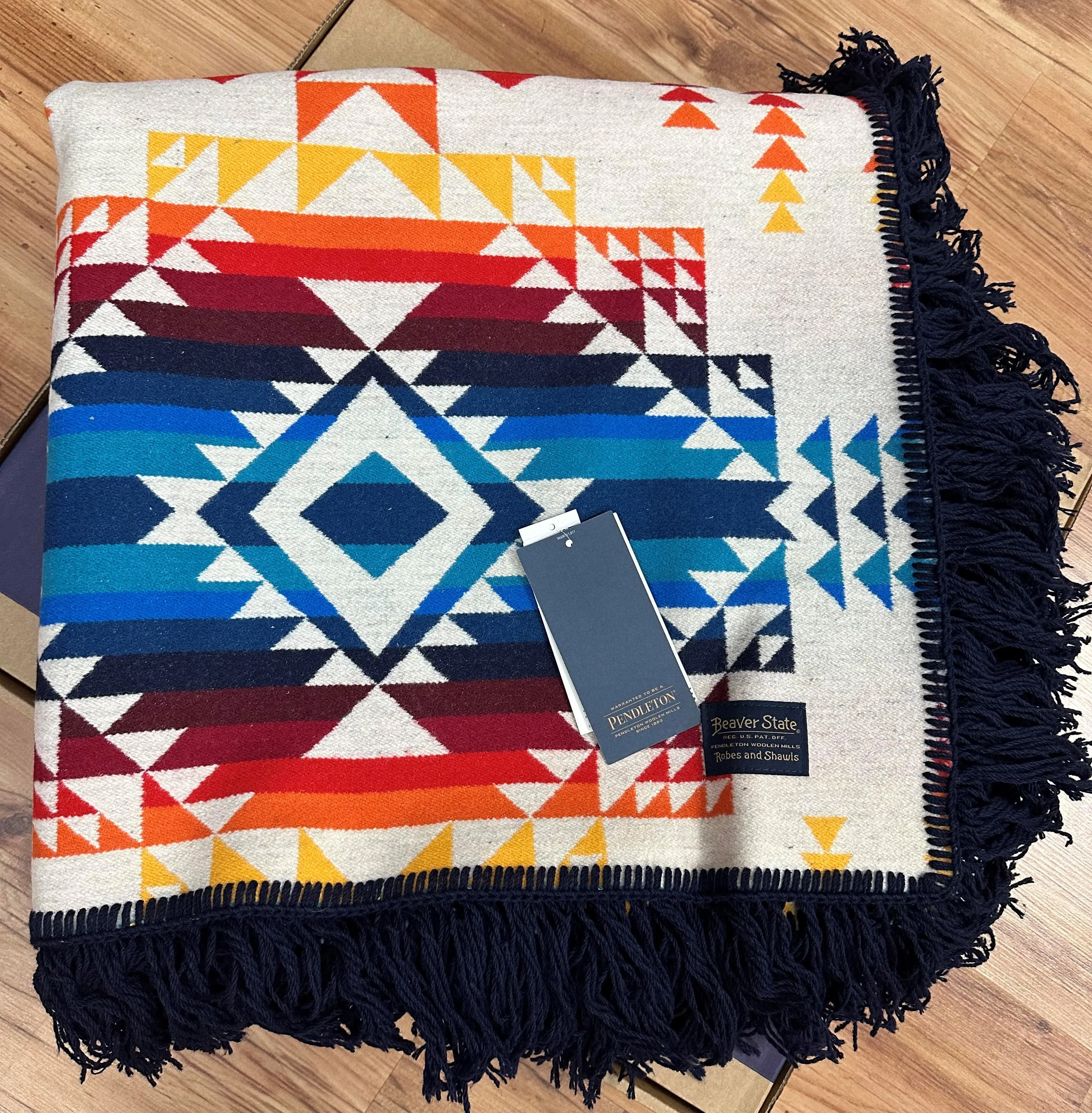 Pendleton Pilot Rock Blanket, Ivory Shawl