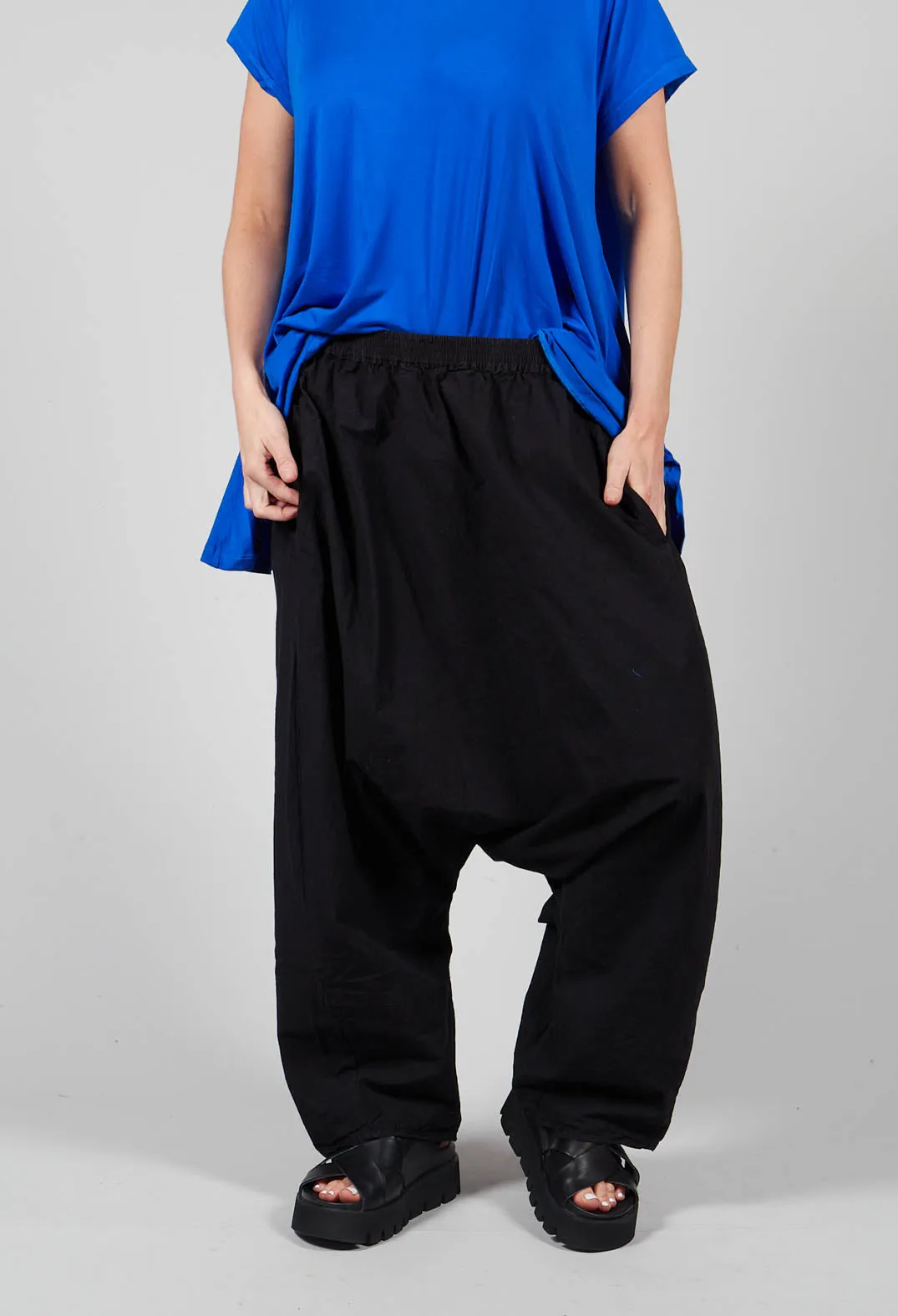 Zaunetz Trousers in Kaviar Black